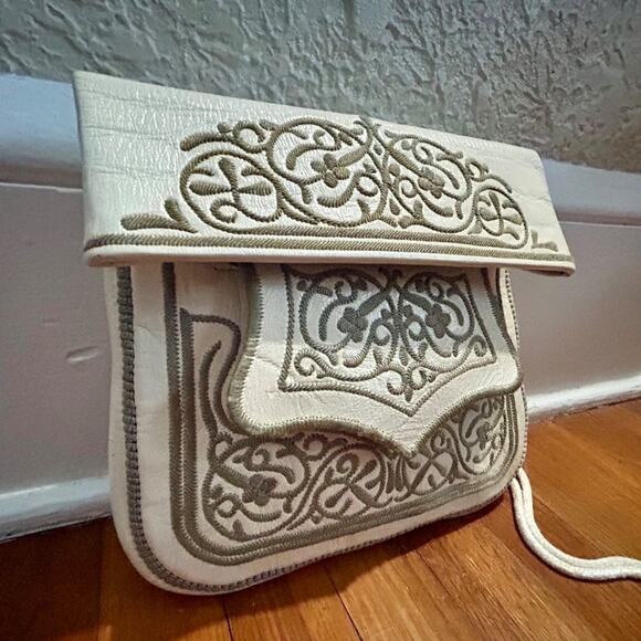 Vintage Beige Moroccan Handmade Berber Purse. Vintage Leather Embroidered Bag - Picture 16 of 16